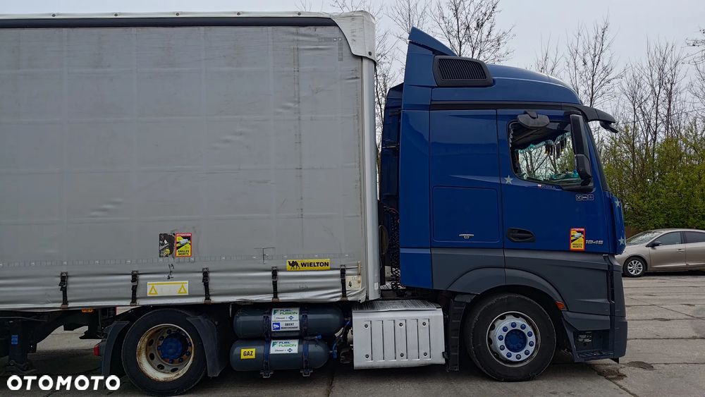 Mercedes-Benz Actros MP4 - 5