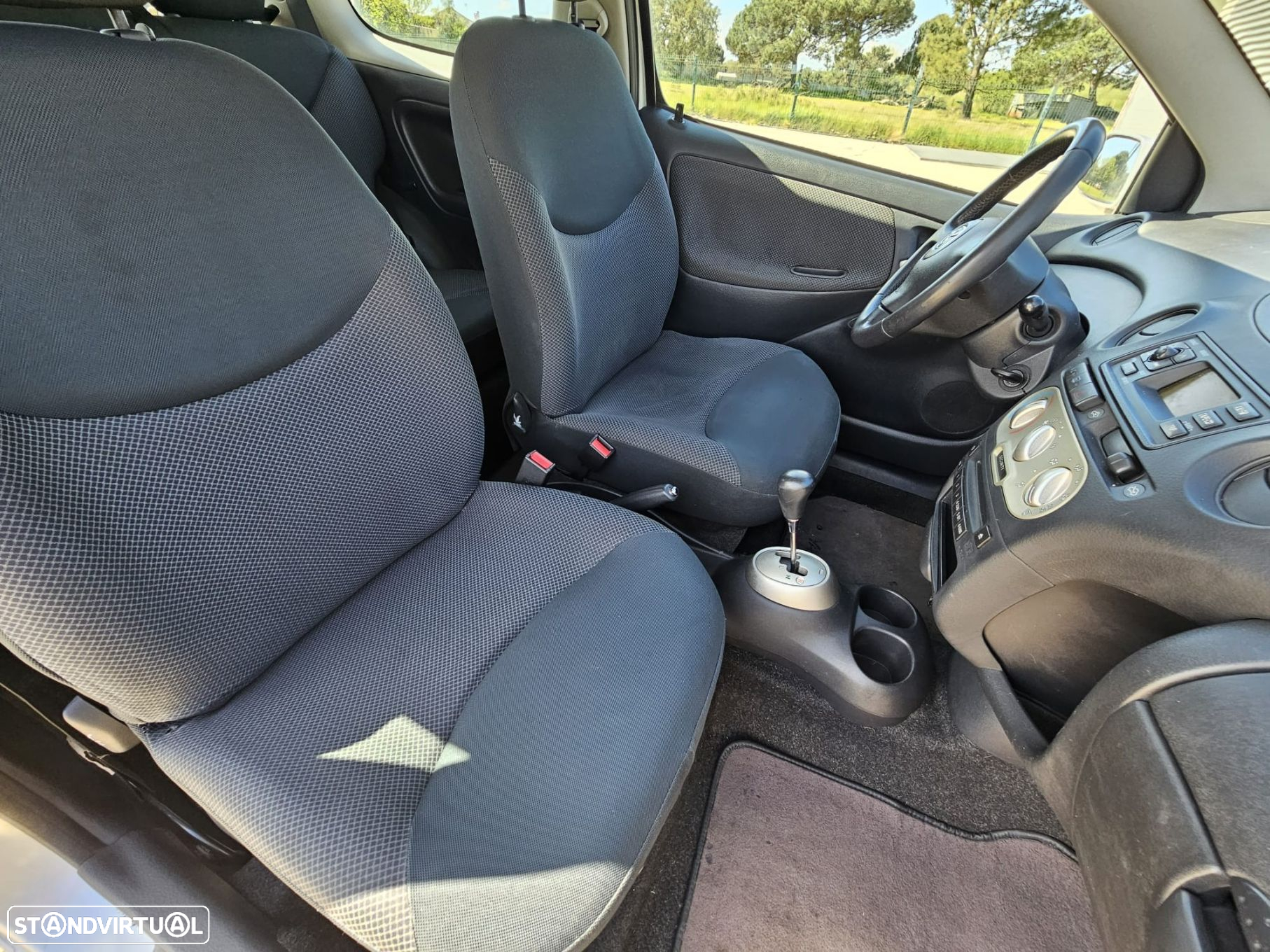 Toyota Yaris 1.0 MMT Final Edition - 19