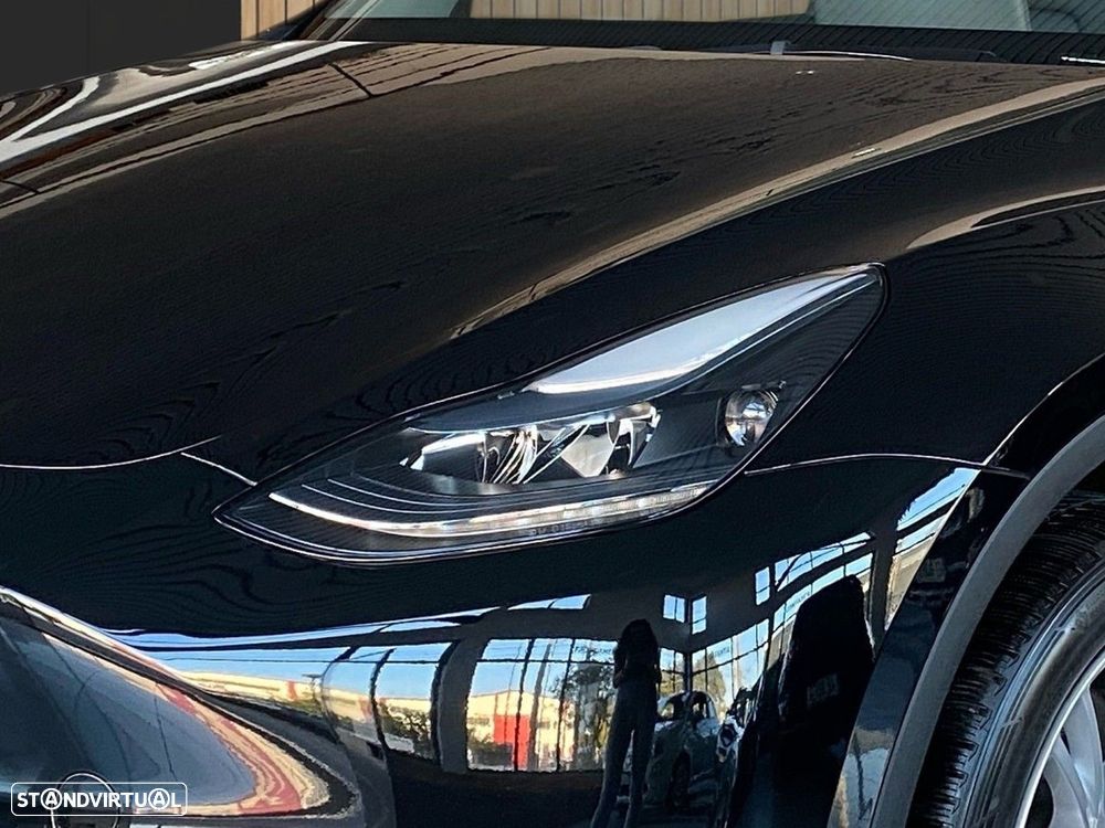 Tesla Model Y Standard RWD - 10