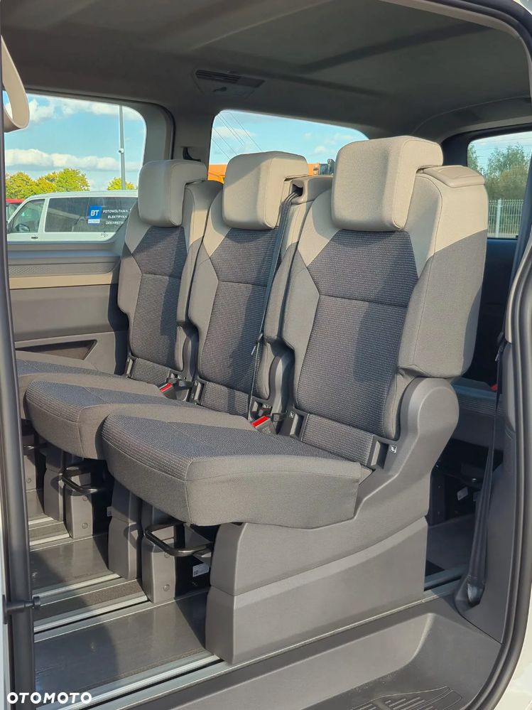 Volkswagen Multivan - 17
