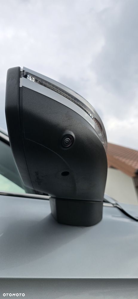 Skoda Superb 2.0 TDI SCR L&K DSG - 8