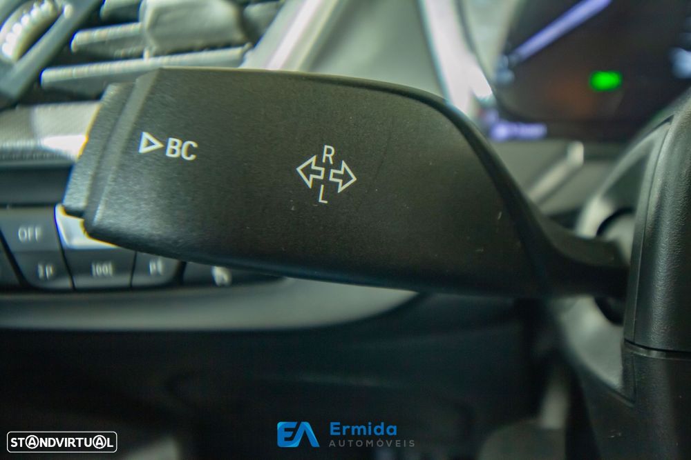 BMW 116 d Pack Desportivo M - 51