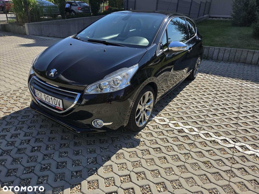 Peugeot 208 - 1