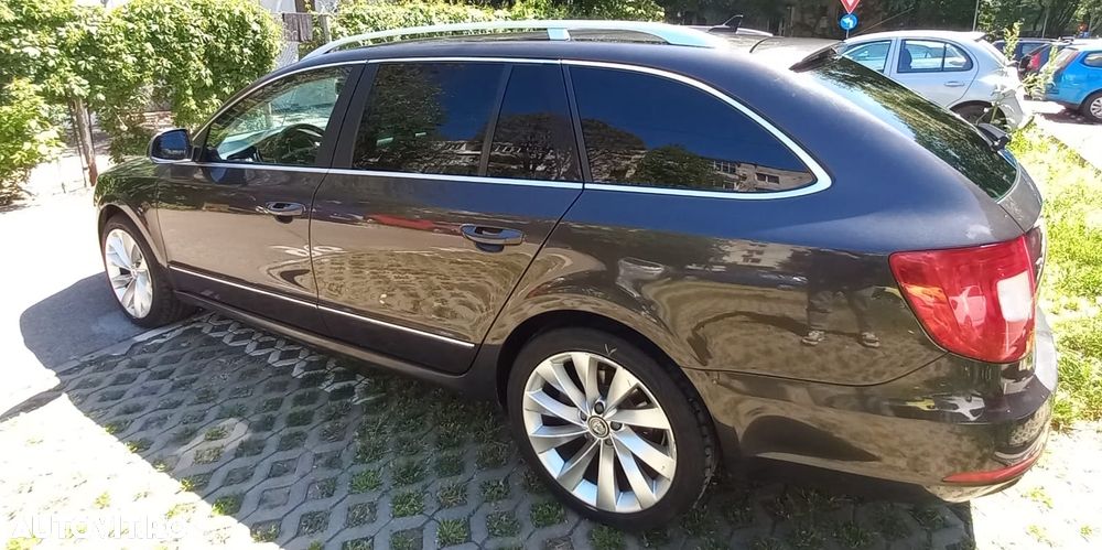 Skoda Superb 2.0 TDI Elegance DSG - 4