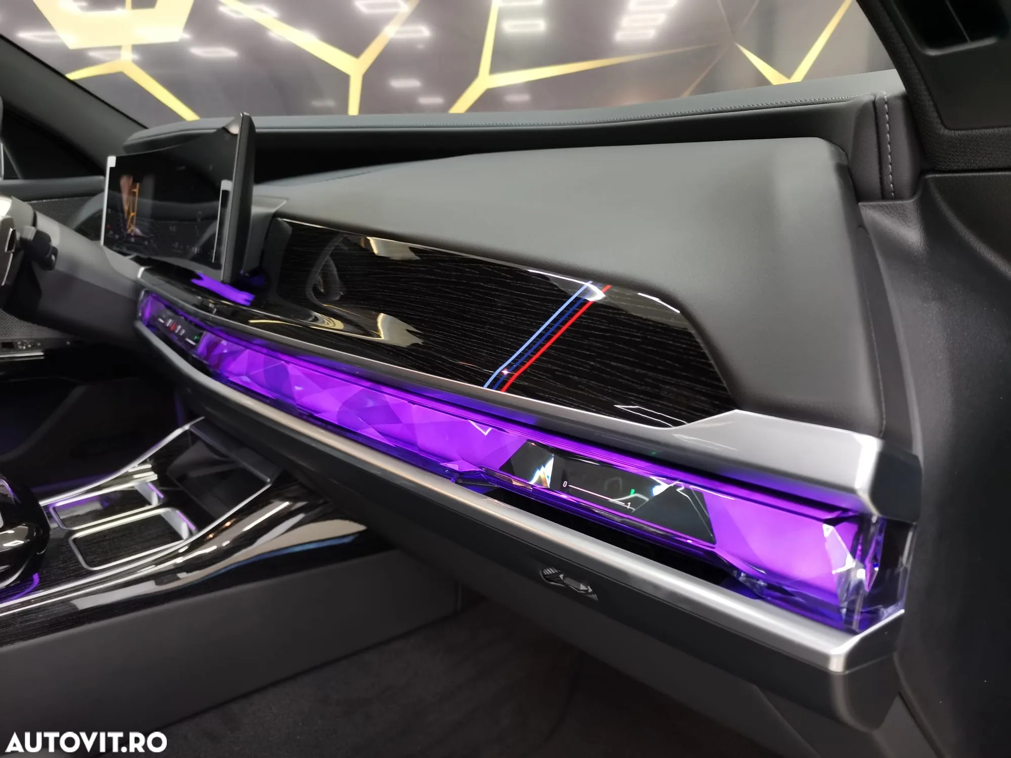 BMW Seria 7 750e xDrive AT PHEV - 23