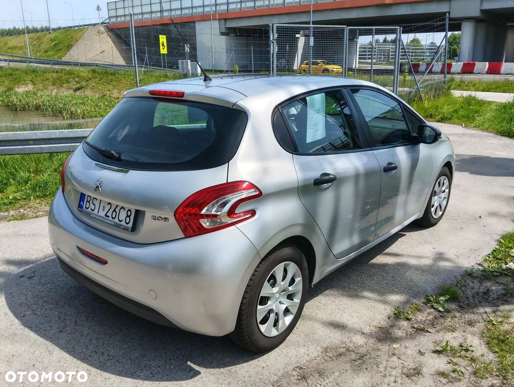 Peugeot 208 - 6