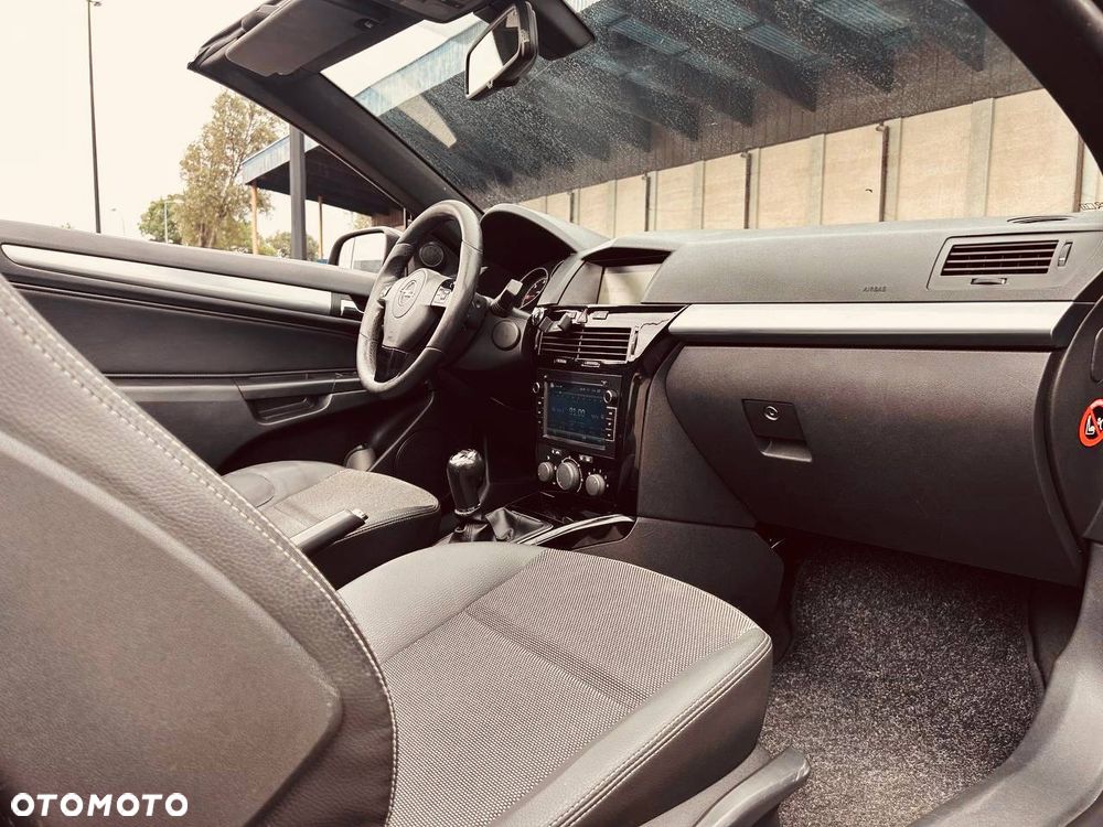 Opel Astra 1.9 CDTI DPF Cosmo - 11