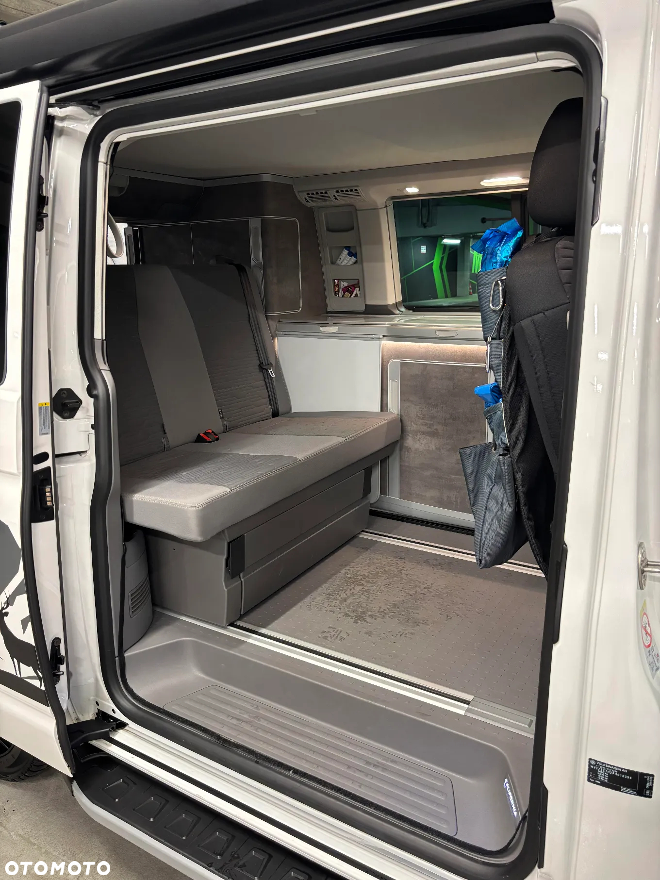 Volkswagen California - 34