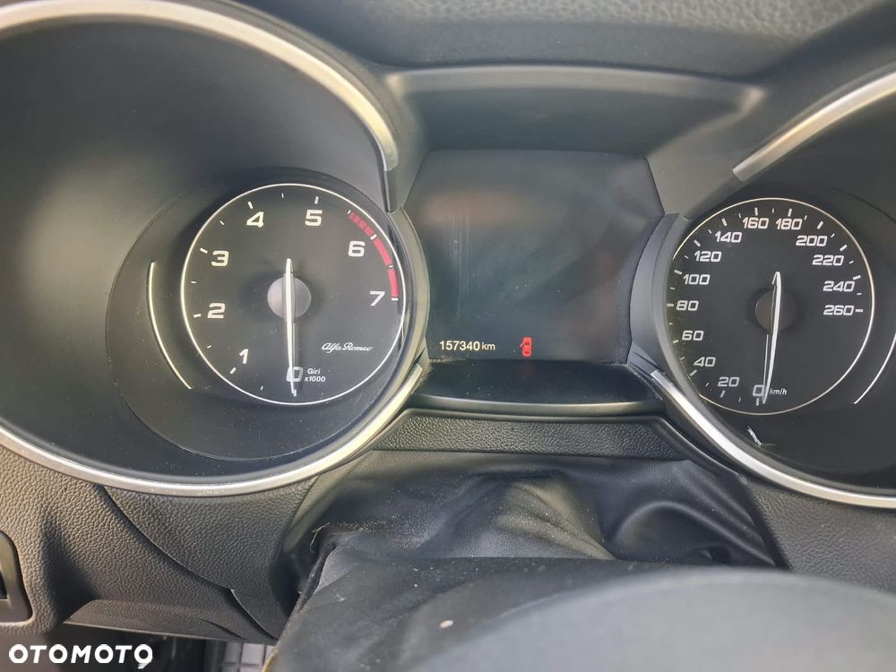Alfa Romeo Stelvio 2.0 Turbo 16V AT8-Q4 - 11
