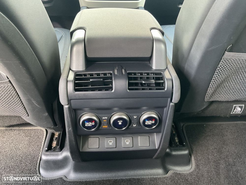 Land Rover Defender 3.0 D250 110 AWD X-Dynamic SE - 48