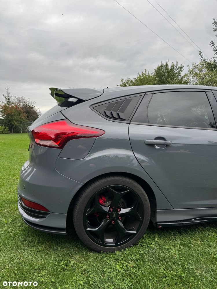 Ford Focus - 16