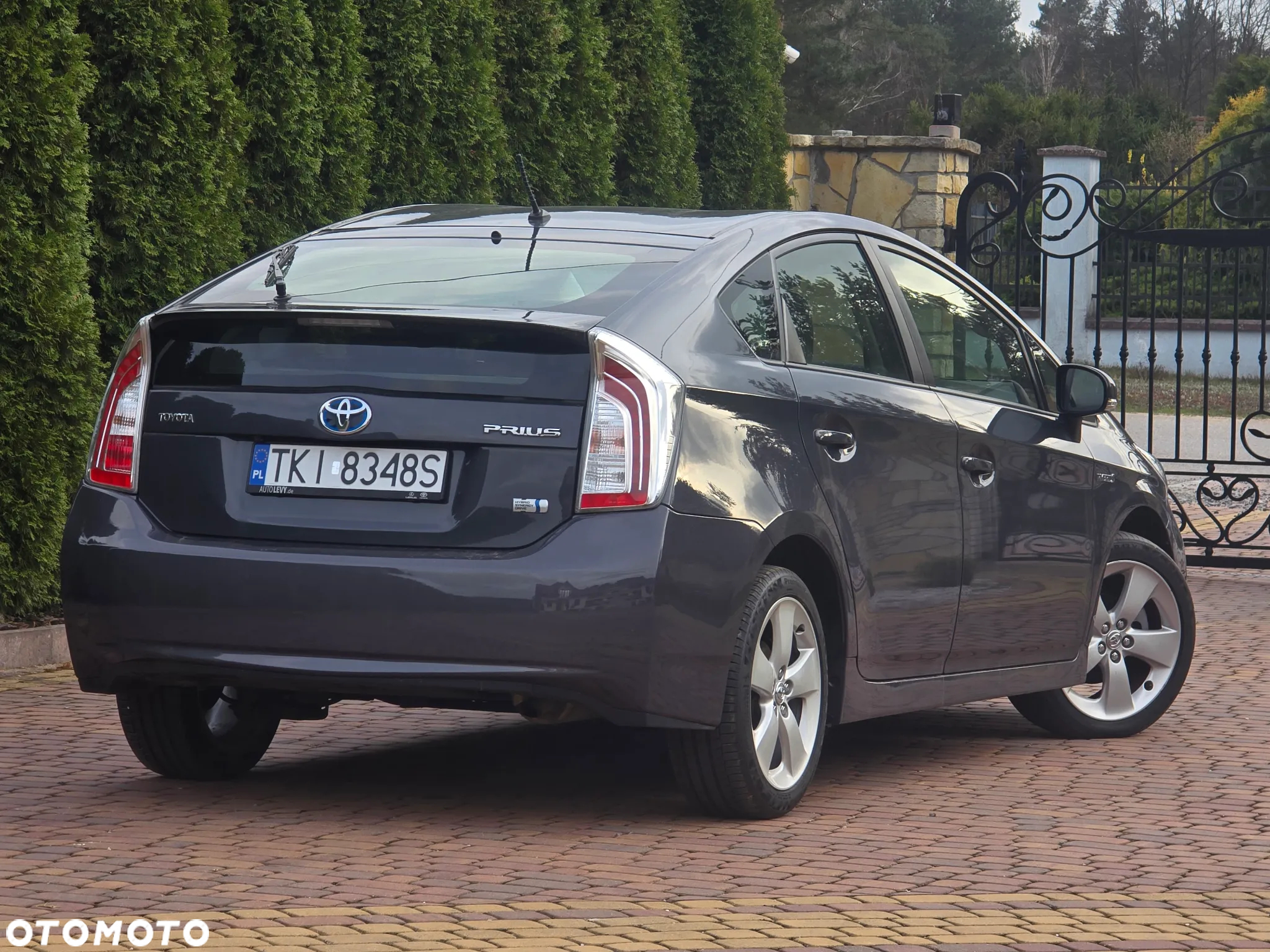 Toyota Prius 1.8 HSD Prestige - 4