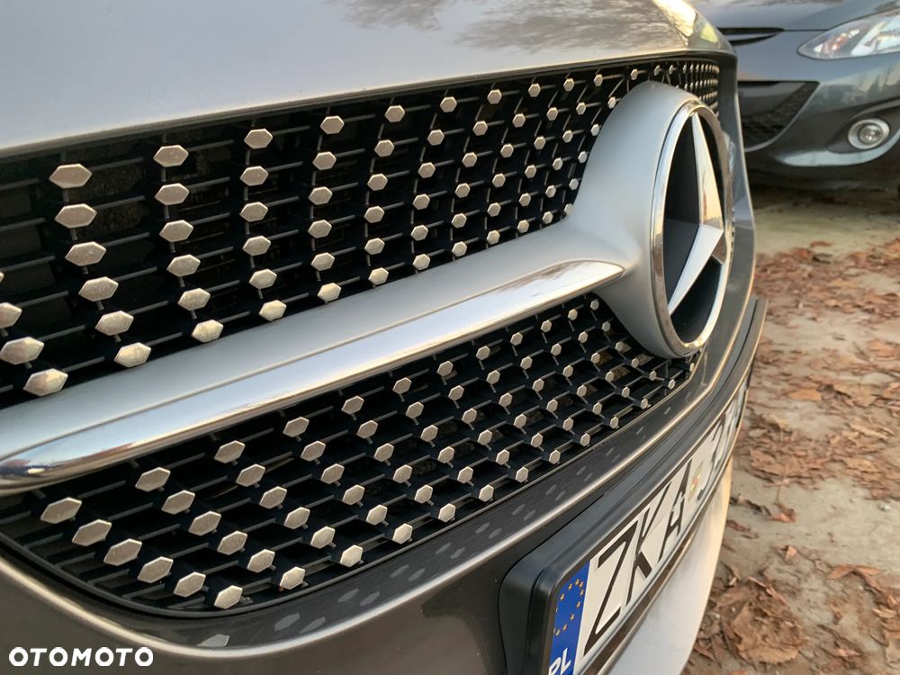 Mercedes-Benz Klasa A 180 7G-DCT AMG Line - 31