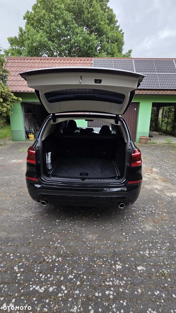 BMW X3 xDrive20i Advantage - 11