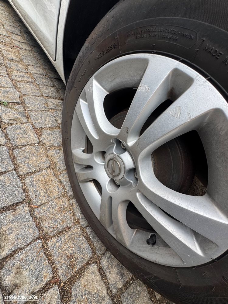 Opel Corsa 1.3 CDTi Enjoy EcoFLEX - 4