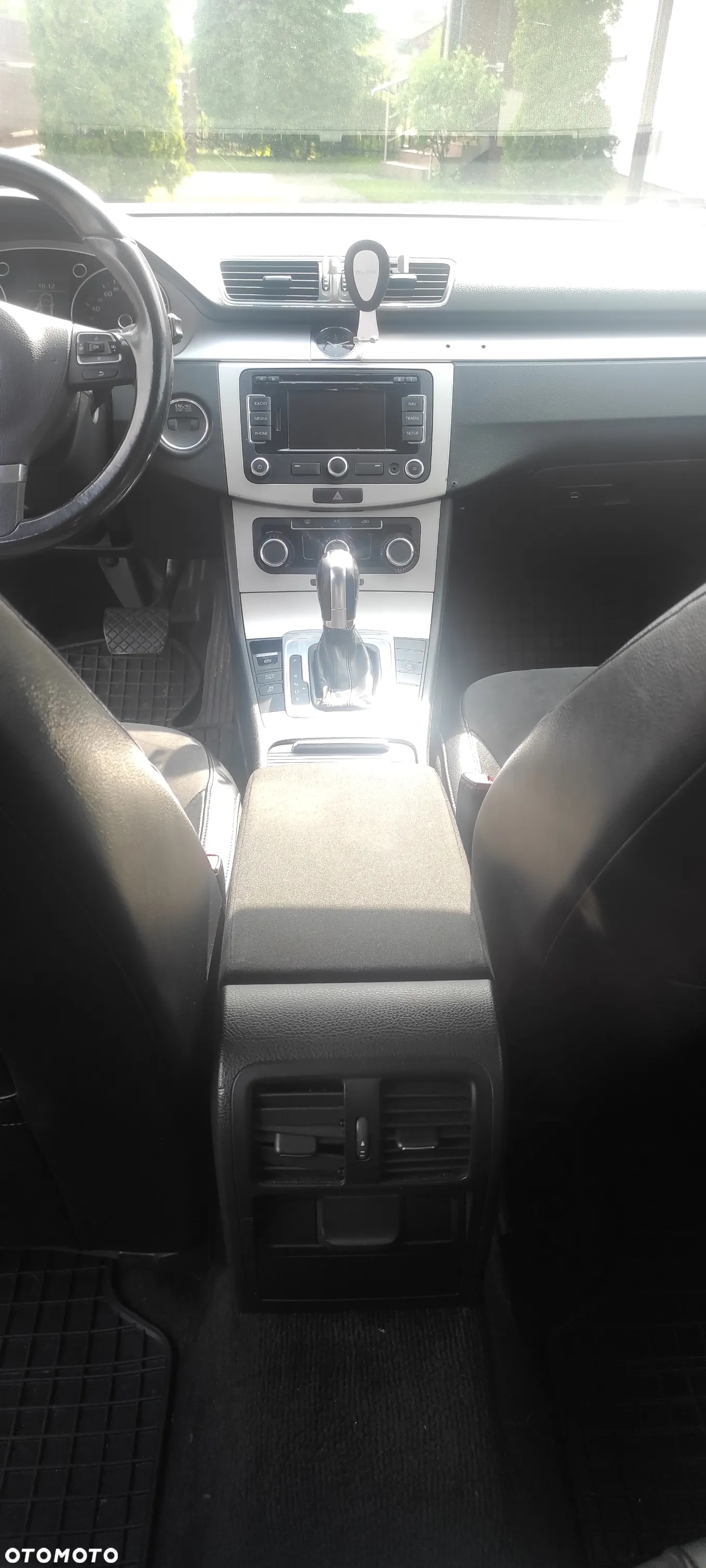 Volkswagen Passat - 12