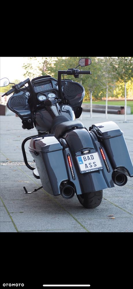 Harley-Davidson Touring Road Glide - 11