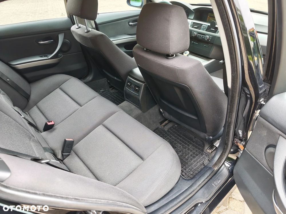 BMW Seria 3 320d - 12