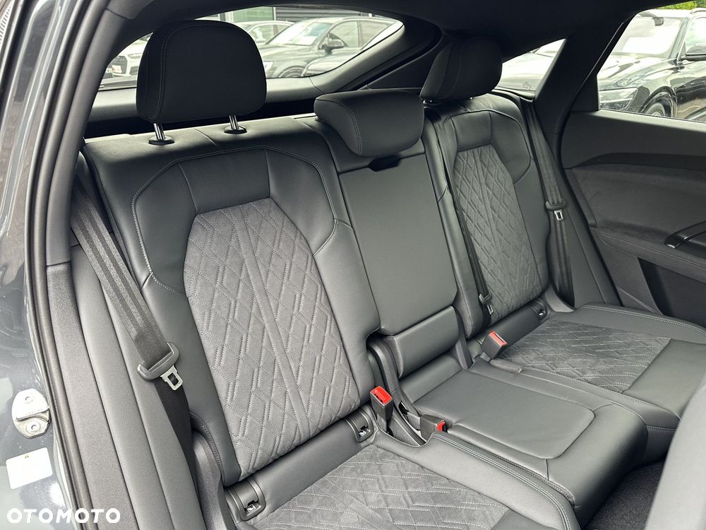 Audi Q5 Sportback - 25