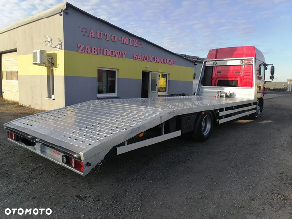 Mercedes-Benz zabudowa - najazd wysuw hydrauliczny