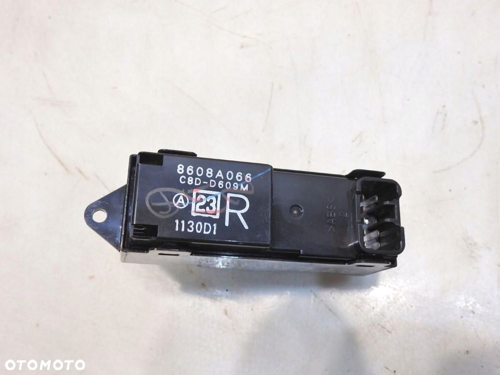 PRZYCISK SZYBY PRAWY TYŁ MITSUBISHI LANCER VIII 8608A066 - 5