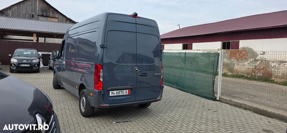 Mercedes-Benz Sprinter - 10