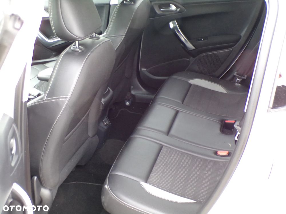 Peugeot 2008 PureTech 82 Style - 18