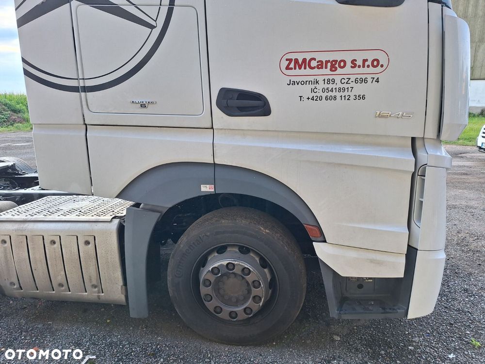 Versalift Actros 1845 - 32