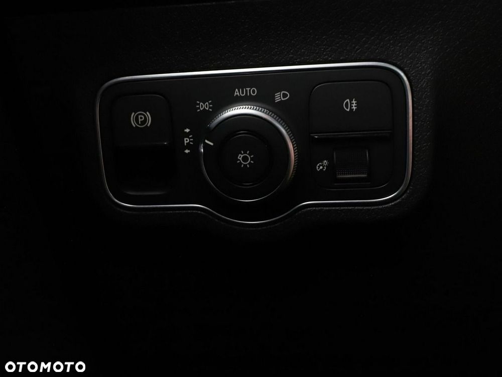 Mercedes-Benz GLB 200 d 8G-DCT AMG Line - 36