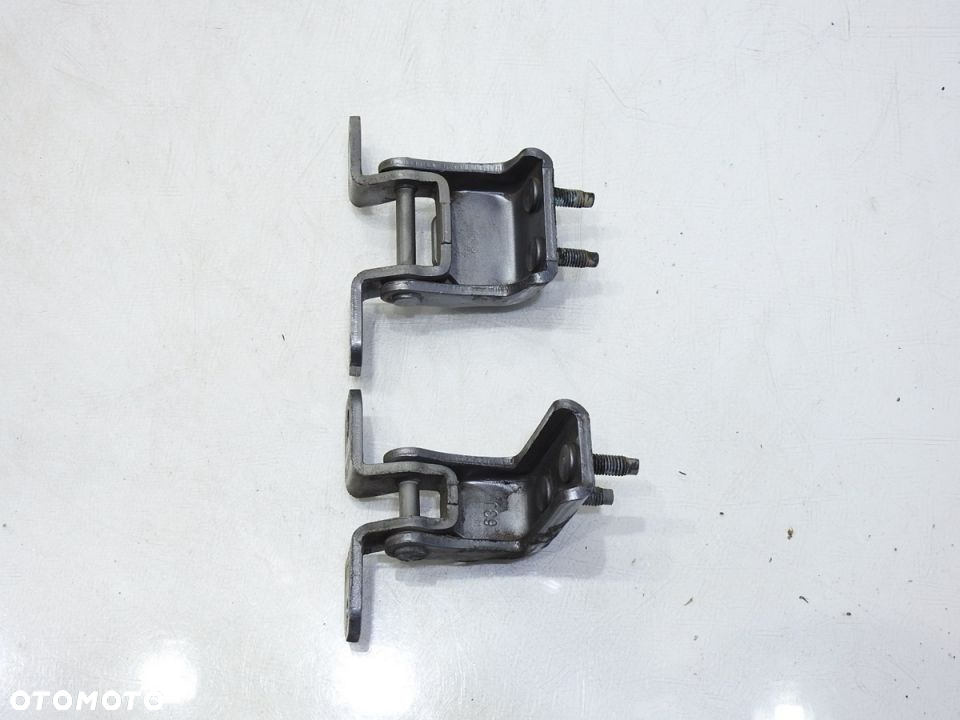 ZAWIAS ZAWIASY DRZWI PRAWY TYŁ ZCD SWIFT IV LIFT - 4