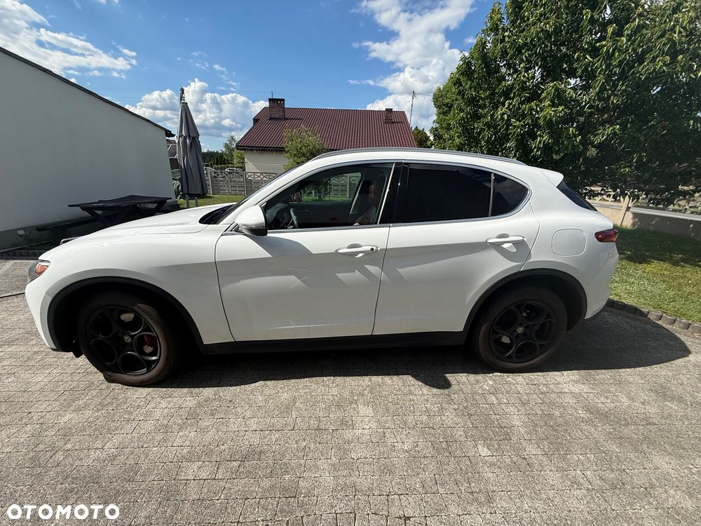 Alfa Romeo Stelvio 2.0 Turbo 16V AT8-Q4 Ti - 2