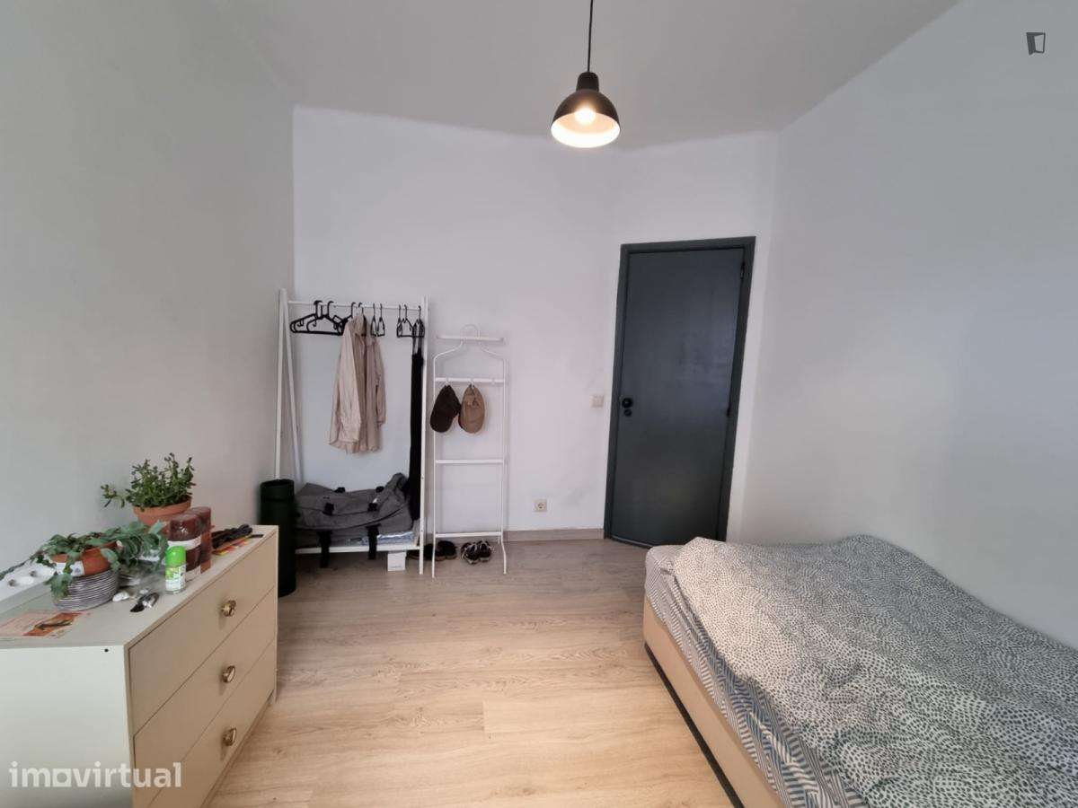 Quarto - localizado em Alcântara Lisbon - Grande imagem: 2/9