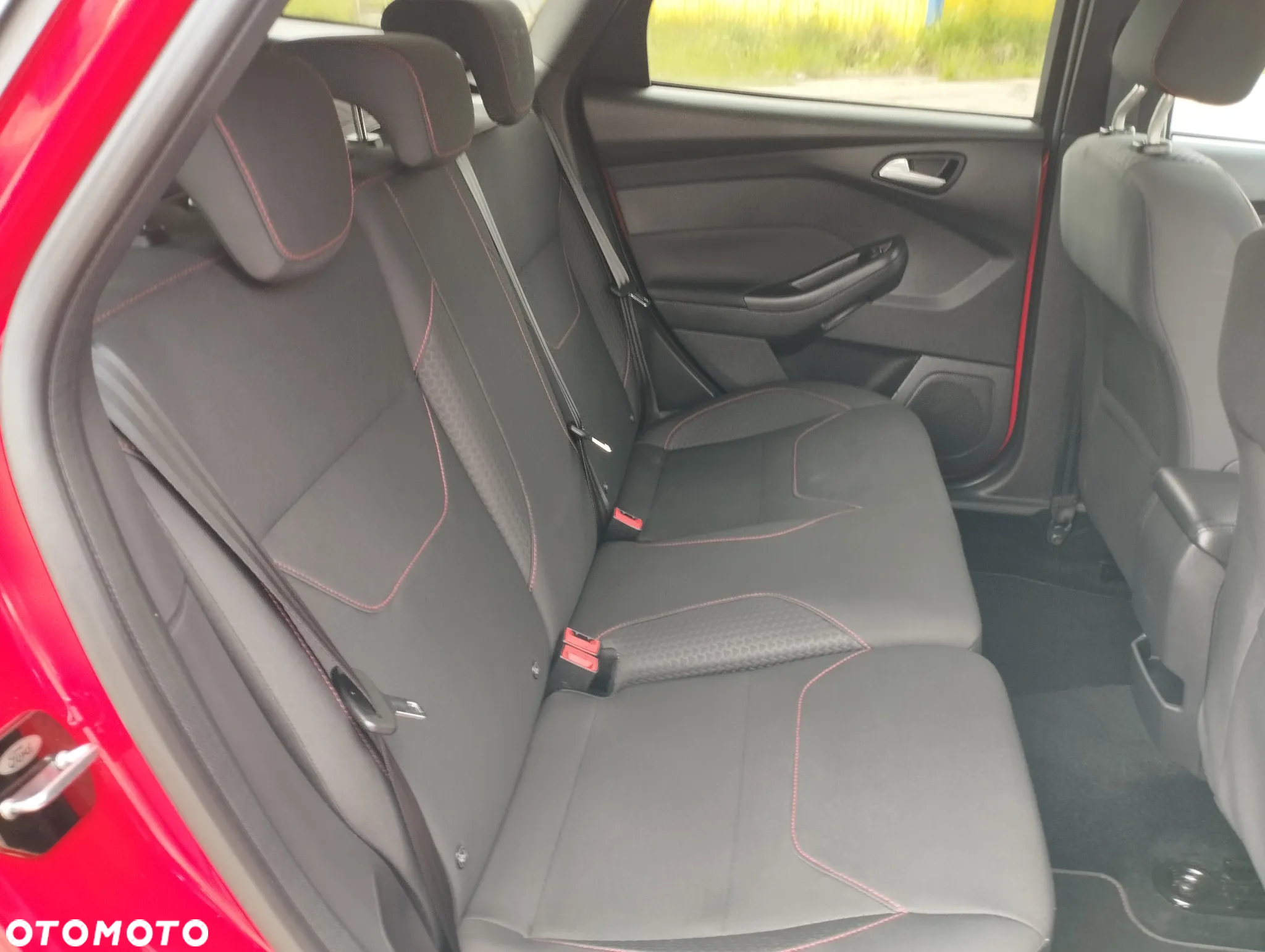 Ford Focus Turnier 1.5 EcoBoost Start-Stopp-System ST-LINE - 21