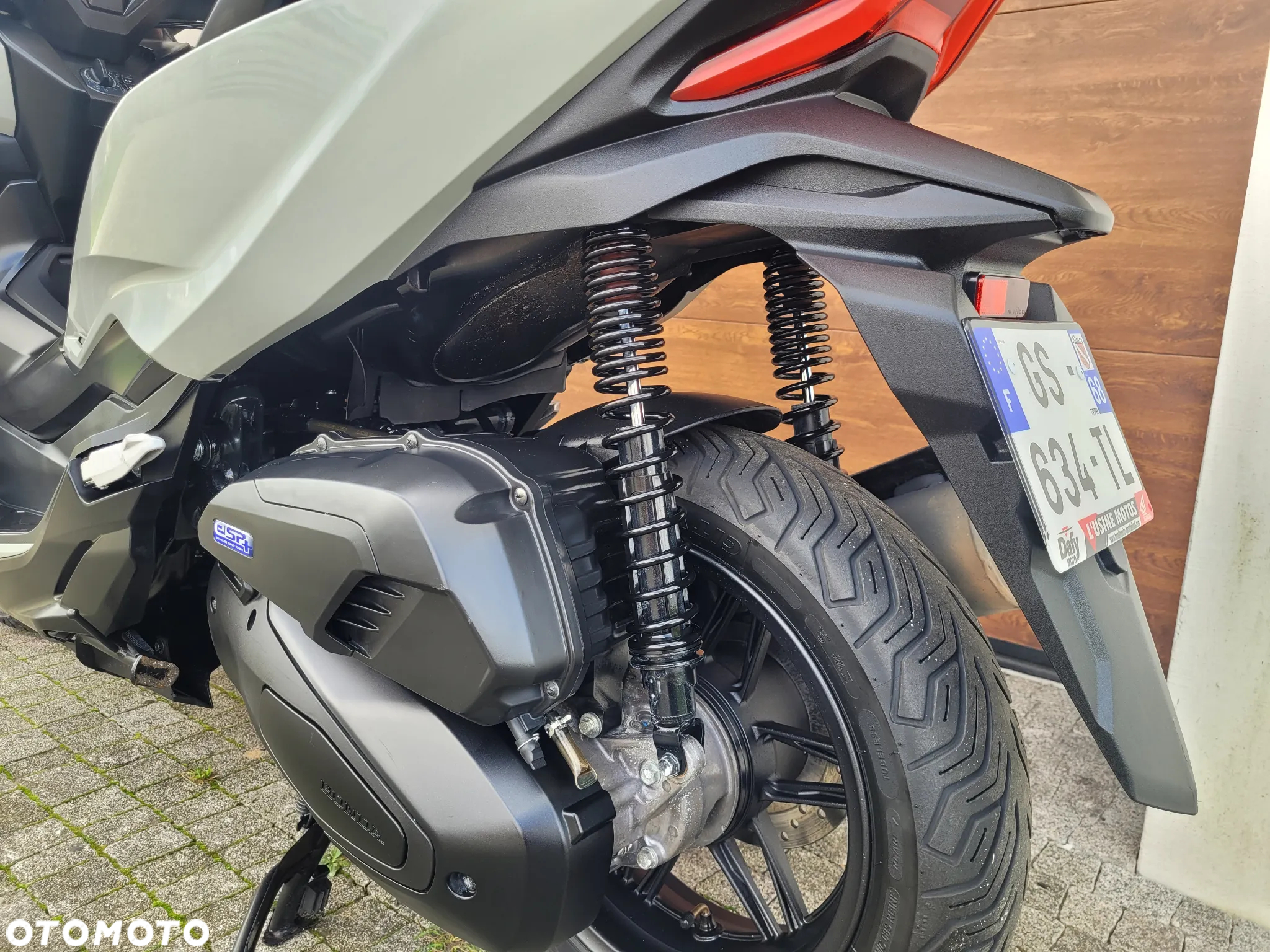 Honda NSS - 16