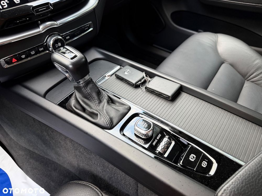 Volvo XC 60 D4 Momentum - 39