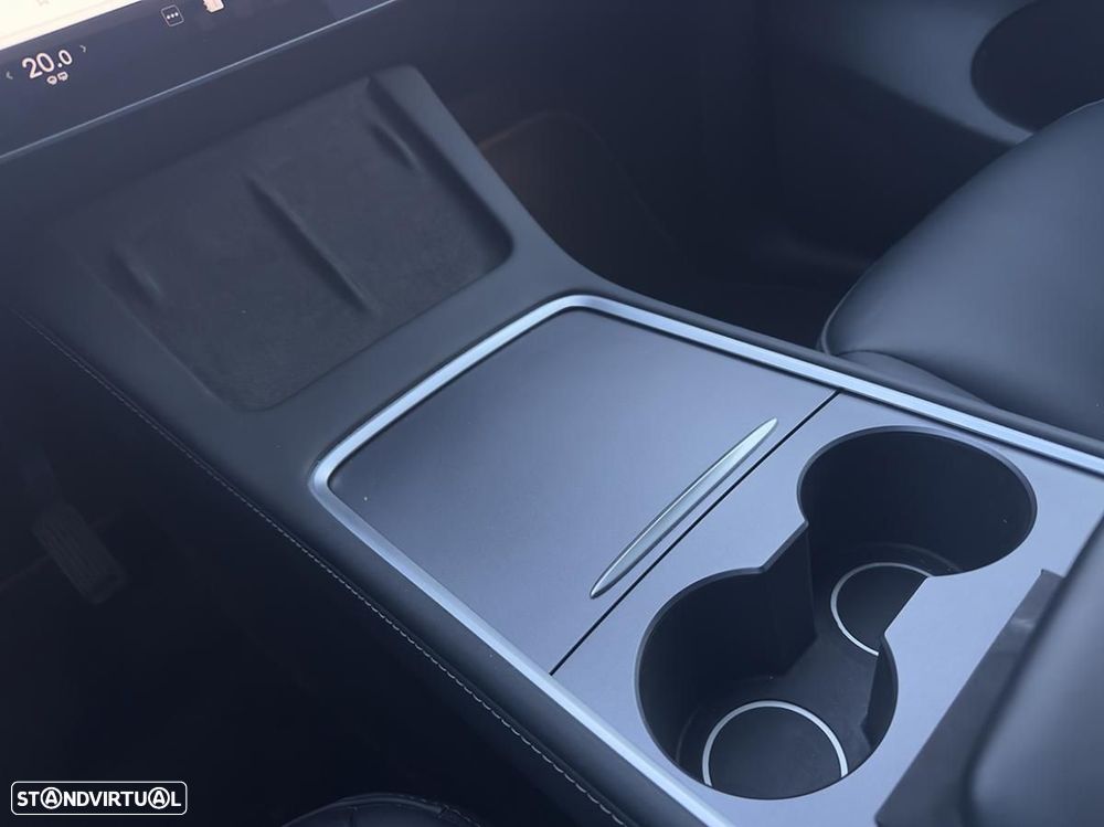 Tesla Model Y Standard - 23