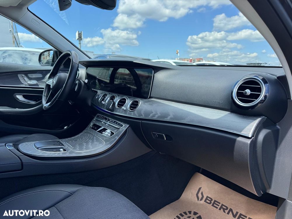Mercedes-Benz E 300 Aut. - 19