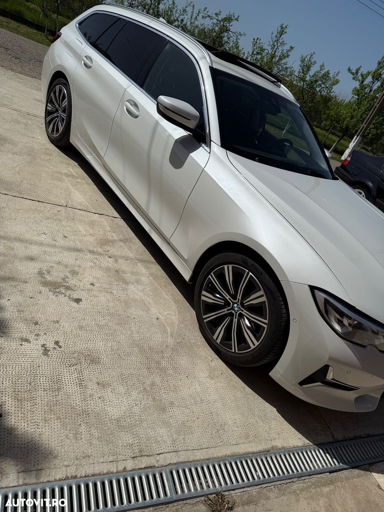 BMW Seria 3 320d xDrive AT MHEV - 13