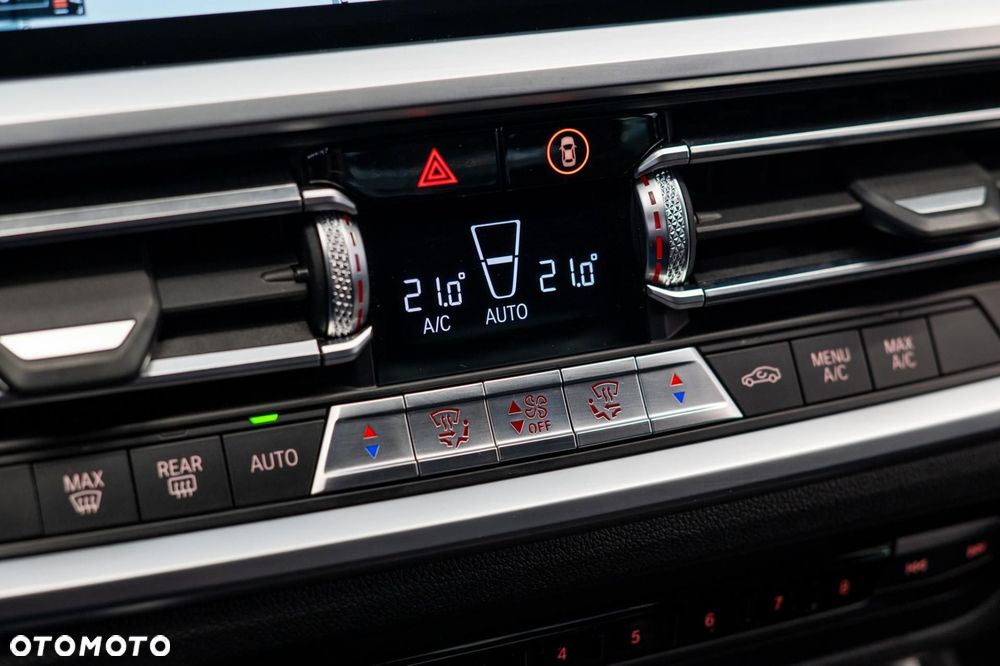BMW Seria 3 330i xDrive M Sport sport - 23