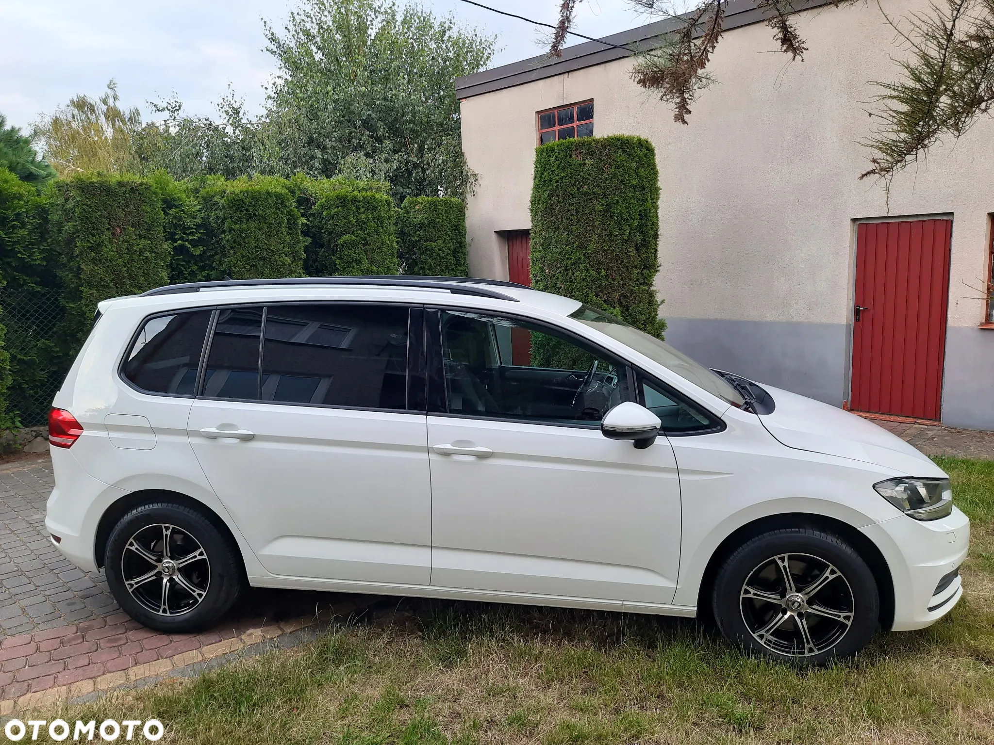 Volkswagen Touran 1.6 TDI BMT Comfortline - 9
