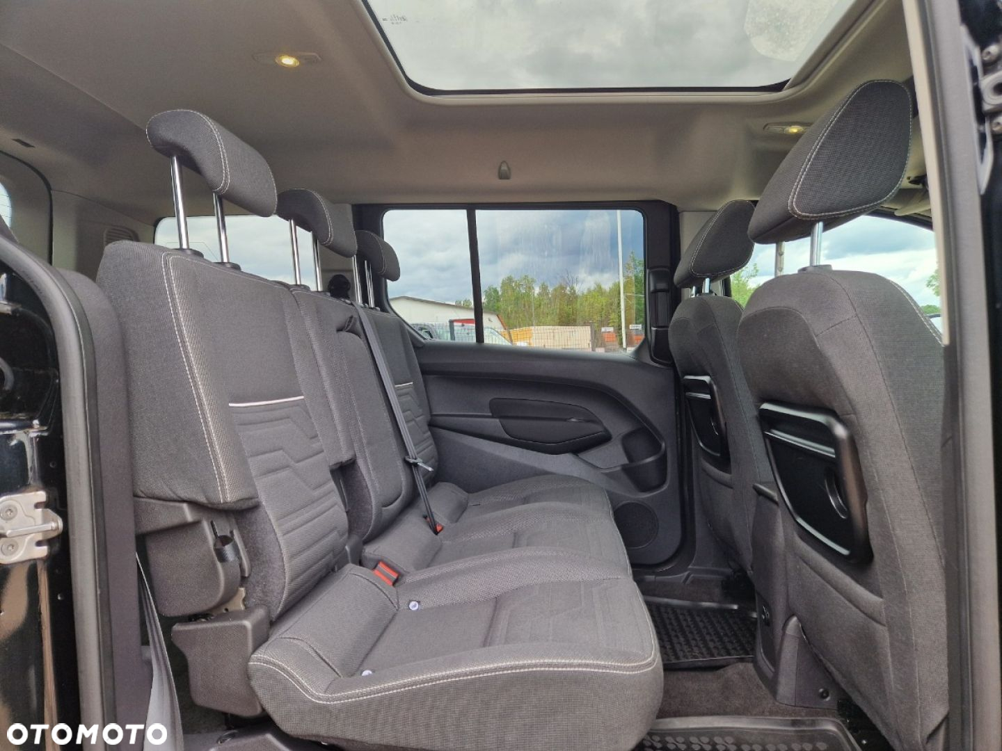 Ford Tourneo Connect Grand 1.6 TDCi Titanium - 23