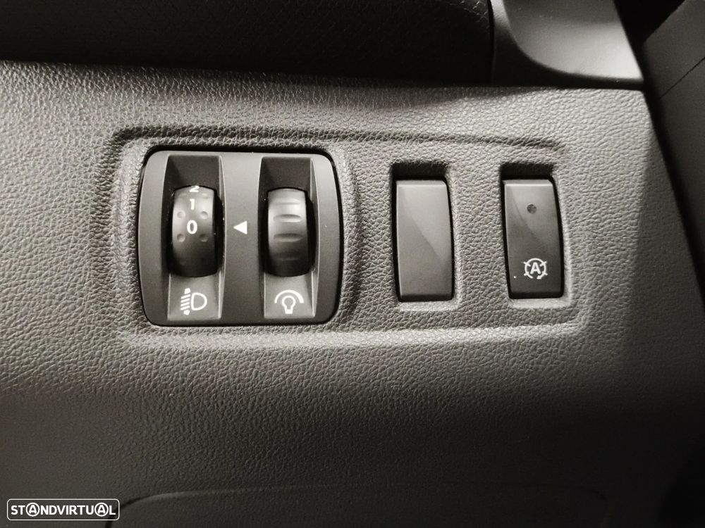 Renault Clio Sport Tourer 0.9 TCE GT Line - 16