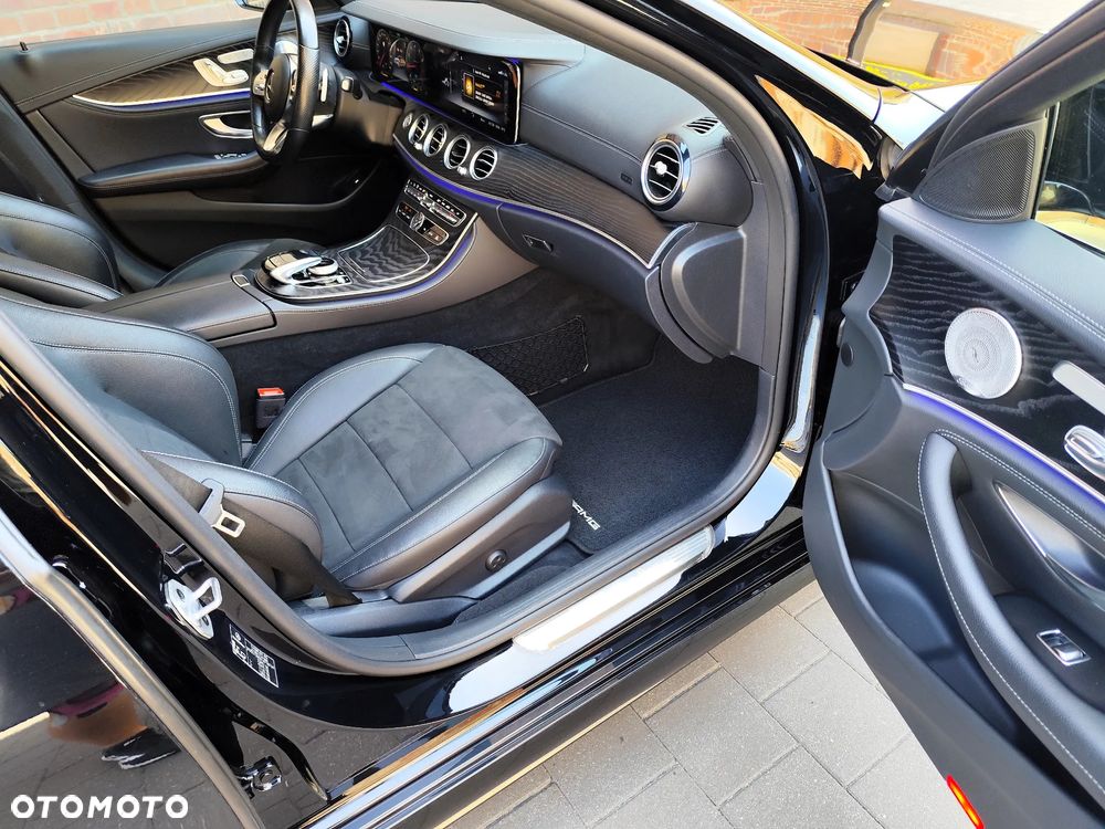 Mercedes-Benz Klasa E 300 9G-TRONIC AMG Line - 19