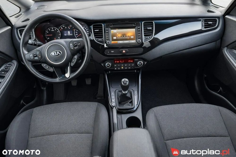 Kia Carens 1.6 GDI Dream Team Edition - 8