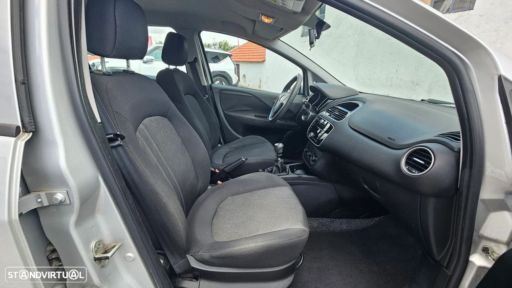 Fiat Punto 1.2 Lounge S&S - 29
