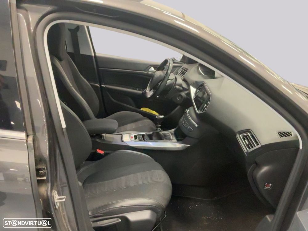 Peugeot 308 - 5