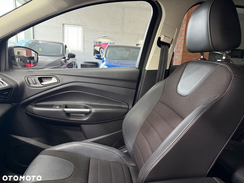 Ford Kuga 2.0 TDCi 4x4 Titanium - 29