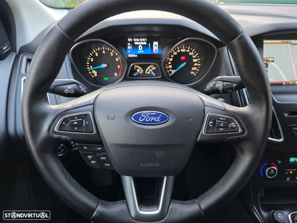 Ford Focus 1.0 SCTi Titanium - 27