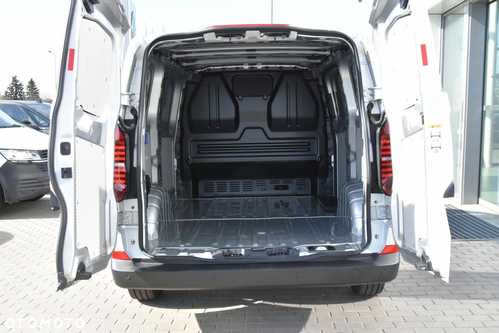 Volkswagen Transporter - 11
