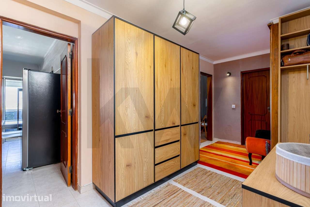 Excelente Apartamento T2 com 90m2 na Quinta dos Loios, Barreiro - Grande imagem: 2/28
